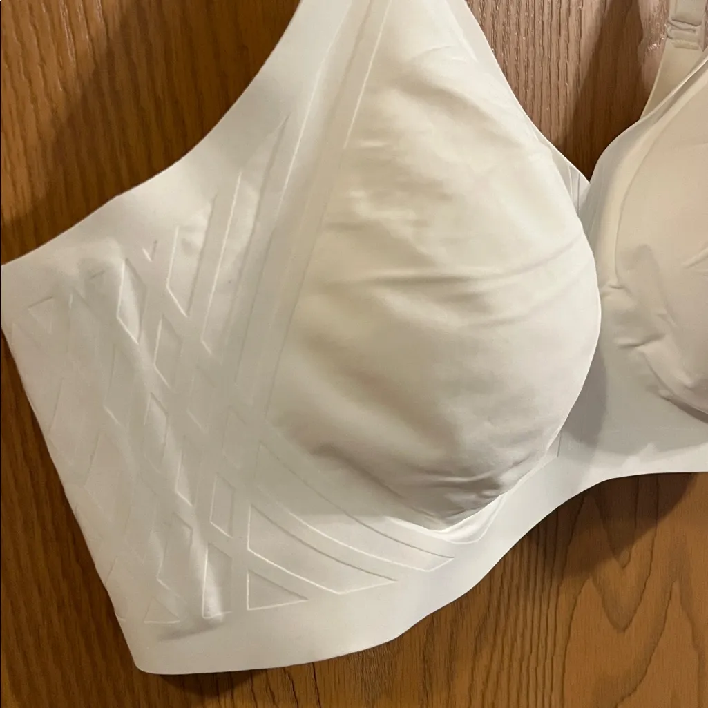 Honey Love Astral White Silhouette Wireless Bra 3X - Image 3