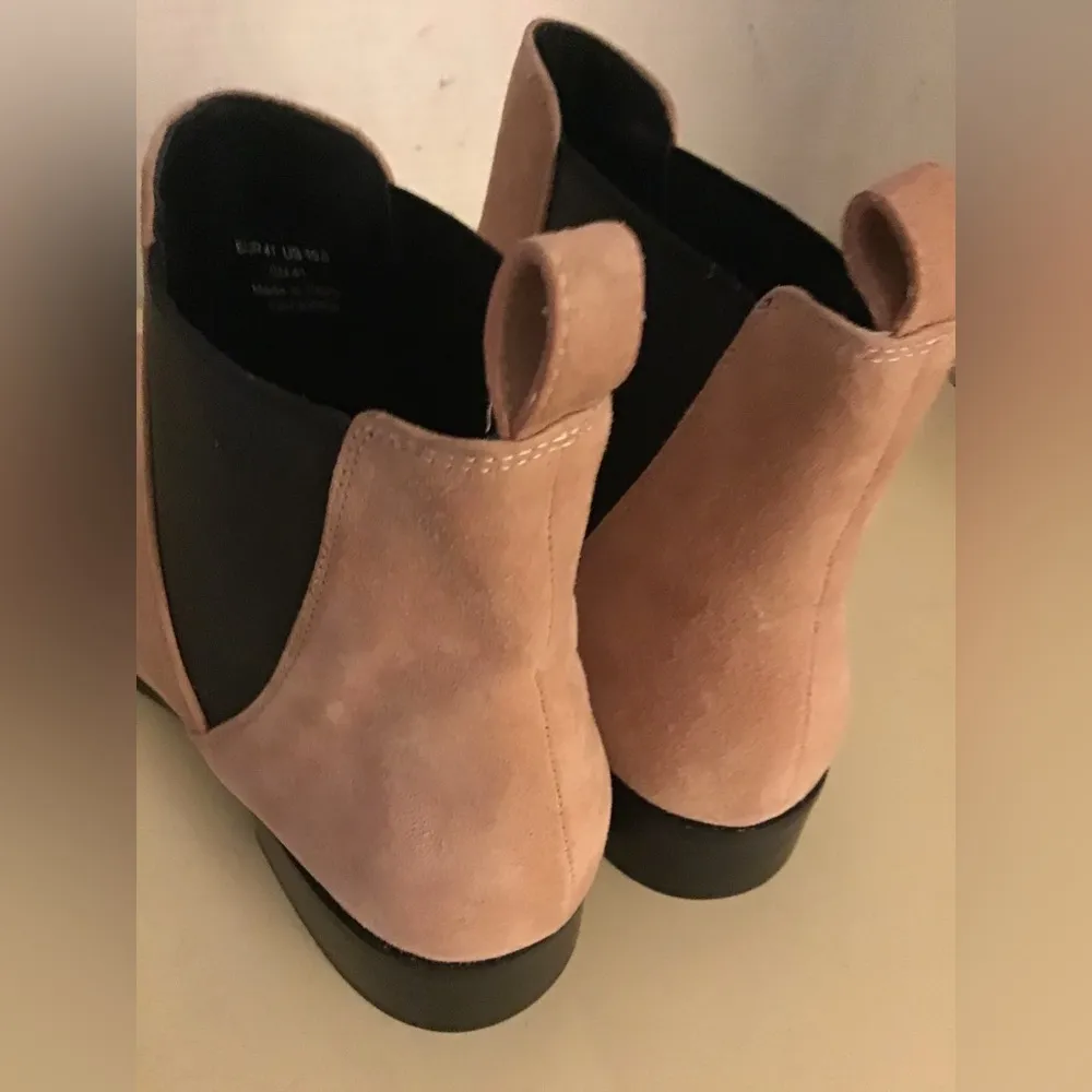 & Other Stories women mauve suede ankle boots US 10.5 Euro 41.5 - Image 3