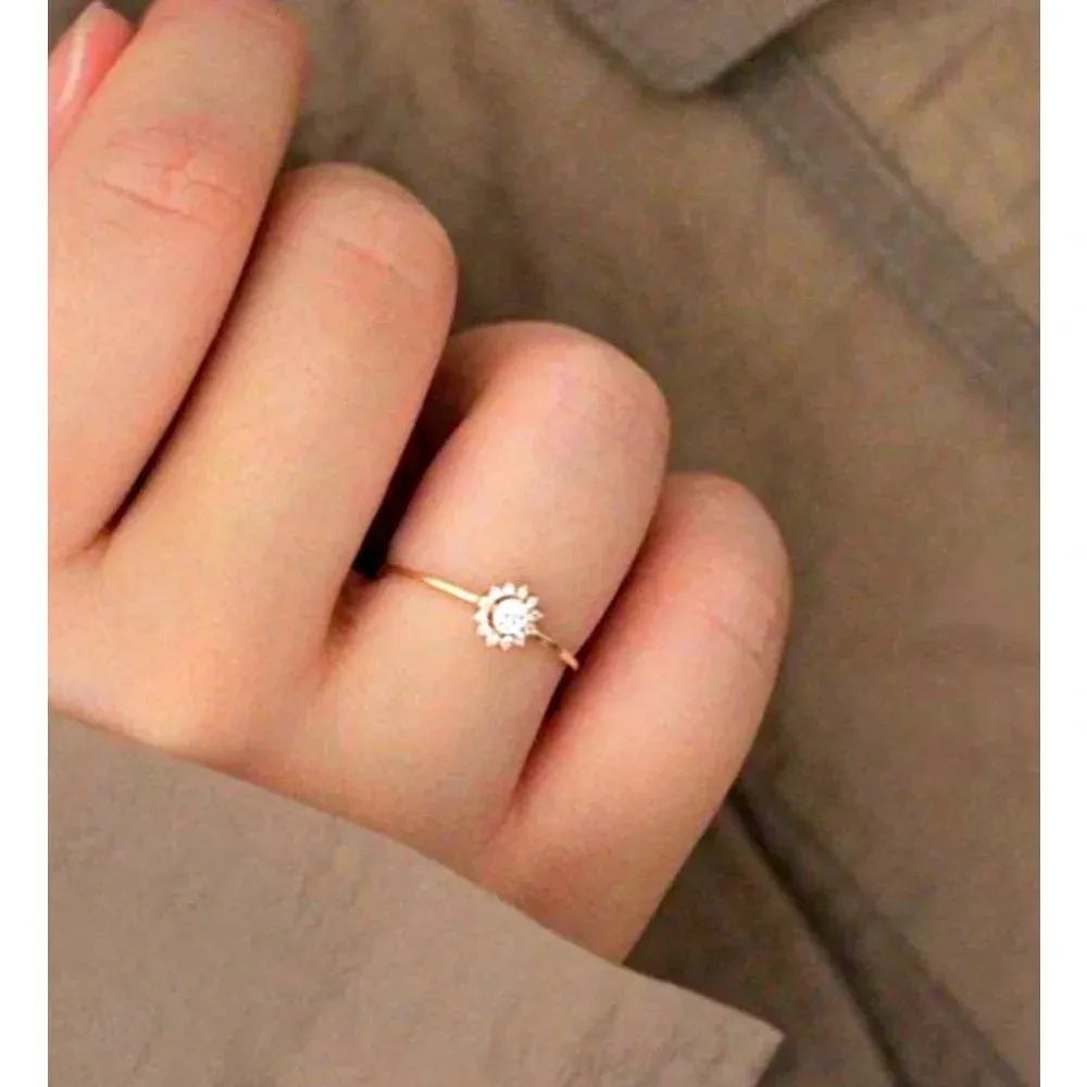 14k Gold‎ Filled Micro Simulated Diamond Sunflower Ring Size 7 - Image 7