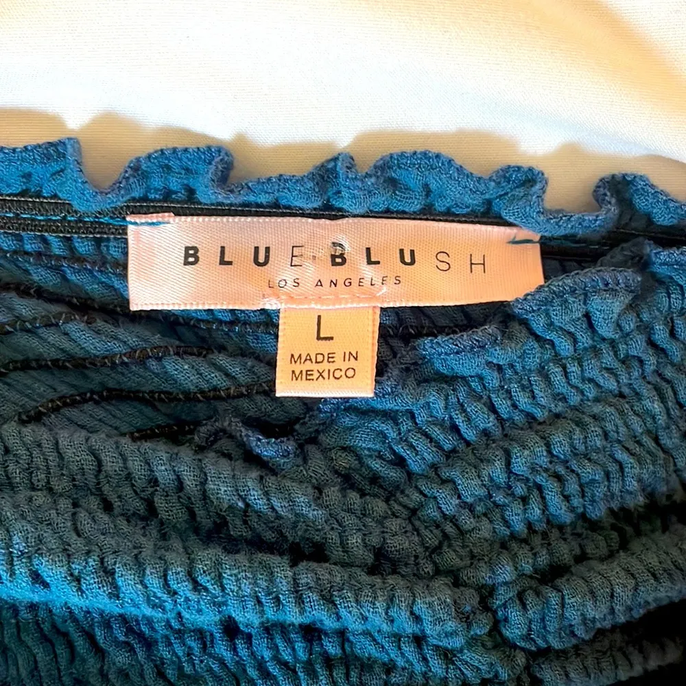 Linen Blue Shorts Set…          Top- Large      Bottoms- Medium - Image 3