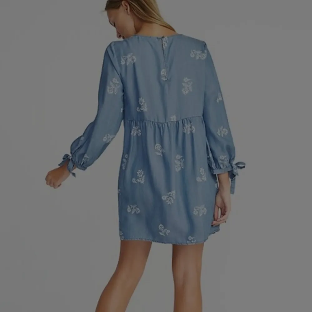 Old Navy Tencel Tie Cuff Shift Dress Women’s Blue Chambray Plus Size 3X Floral - Image 3