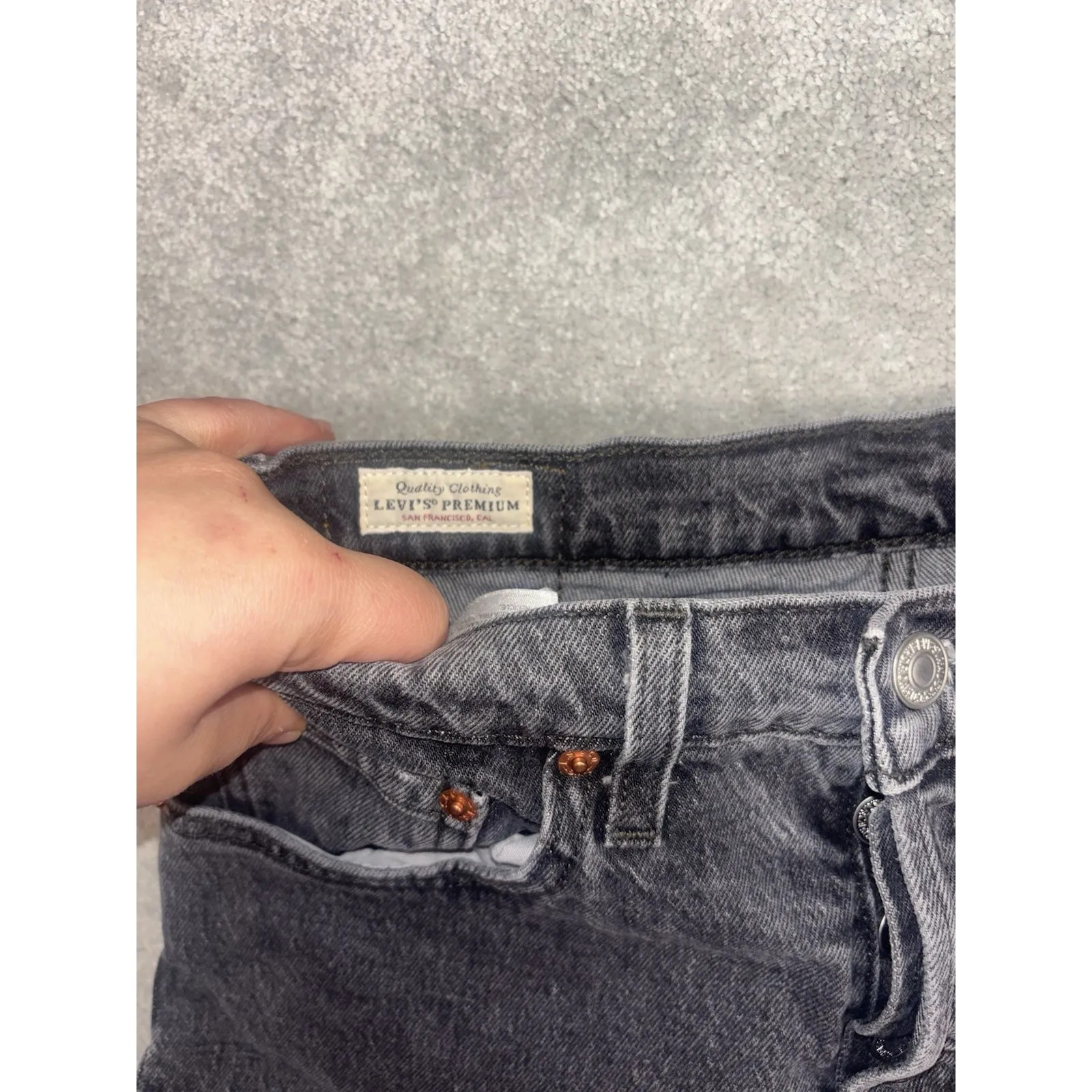 womens levis premium Denim black Gown At washed 501 jeans Size 26x26 Button Fly - Image 4