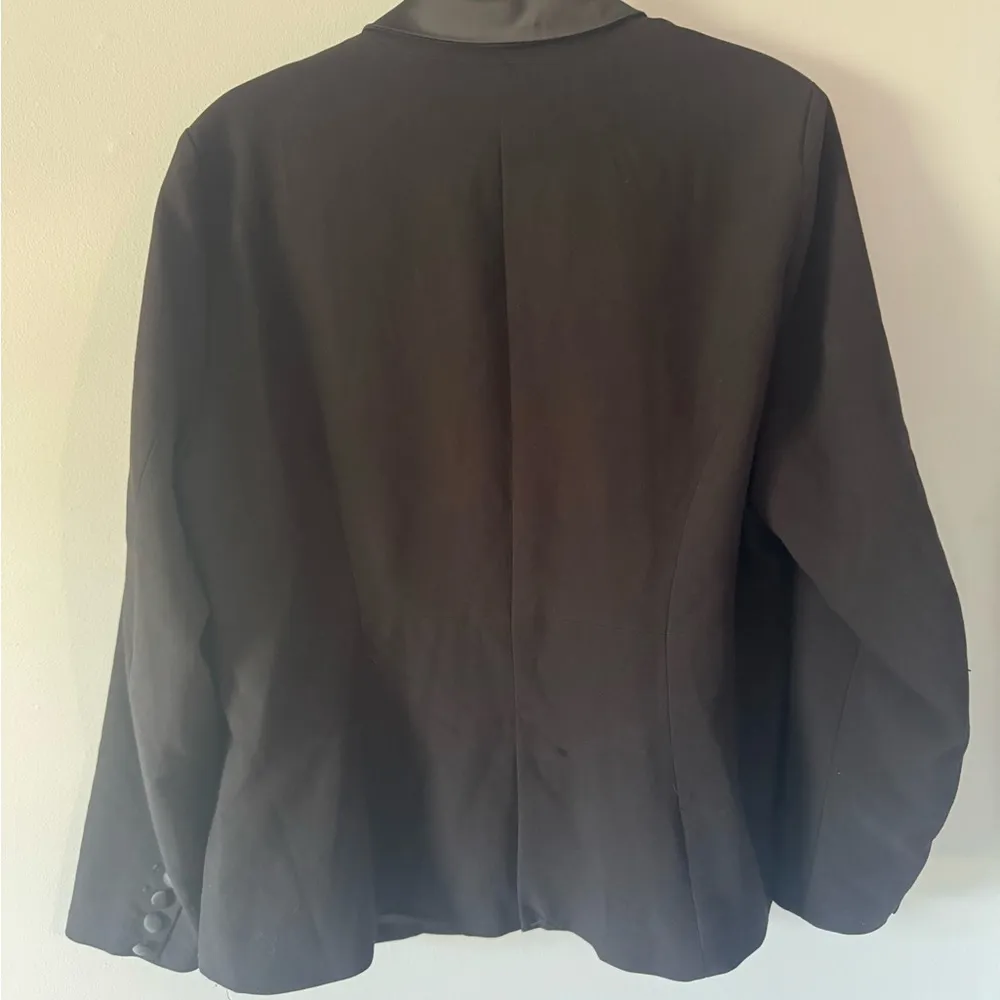 Torrid Black Satin Collar Tuxedo Women's Blazer size 2 - Image 7