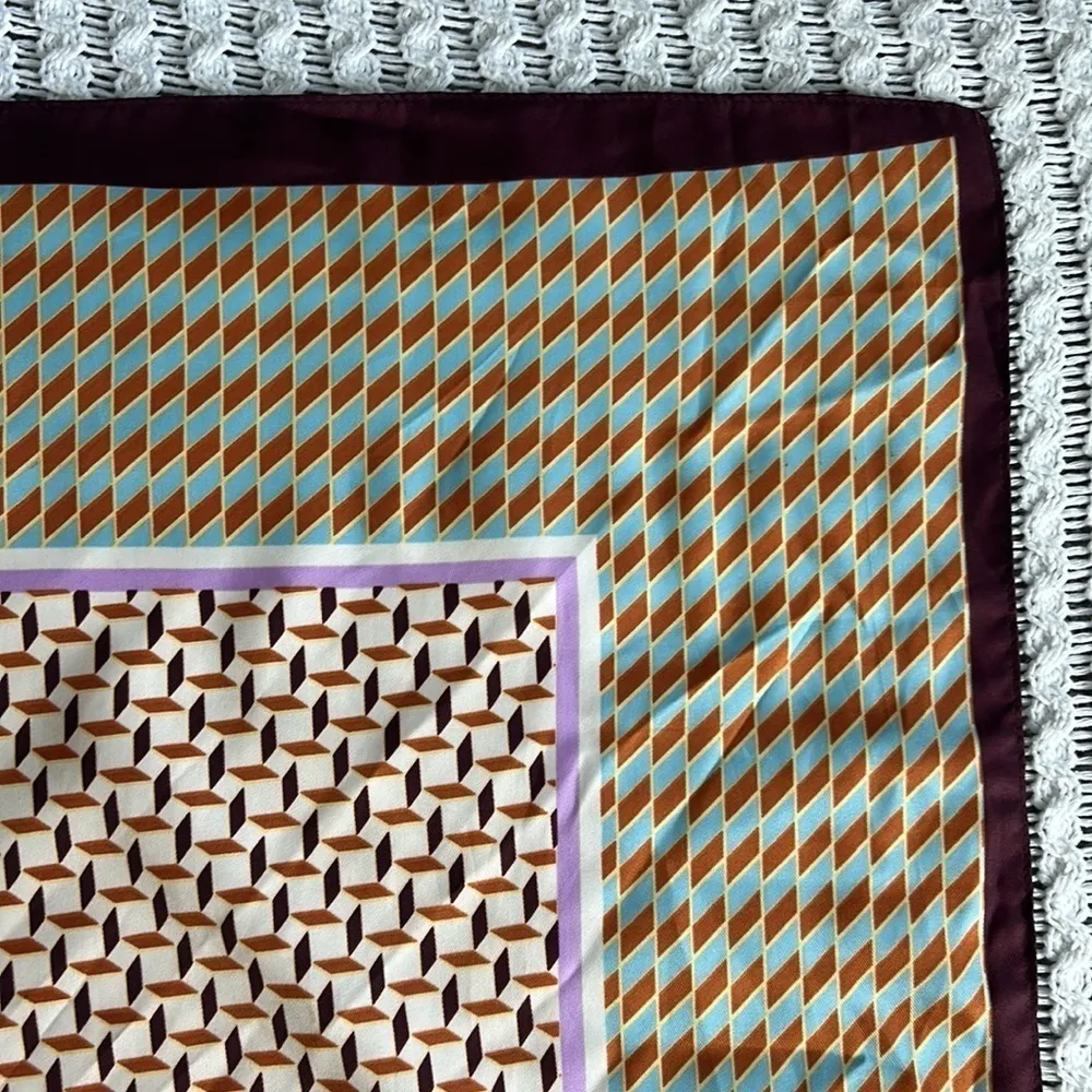 ZARA  • printed satin effect medium size square scarf - Image 7