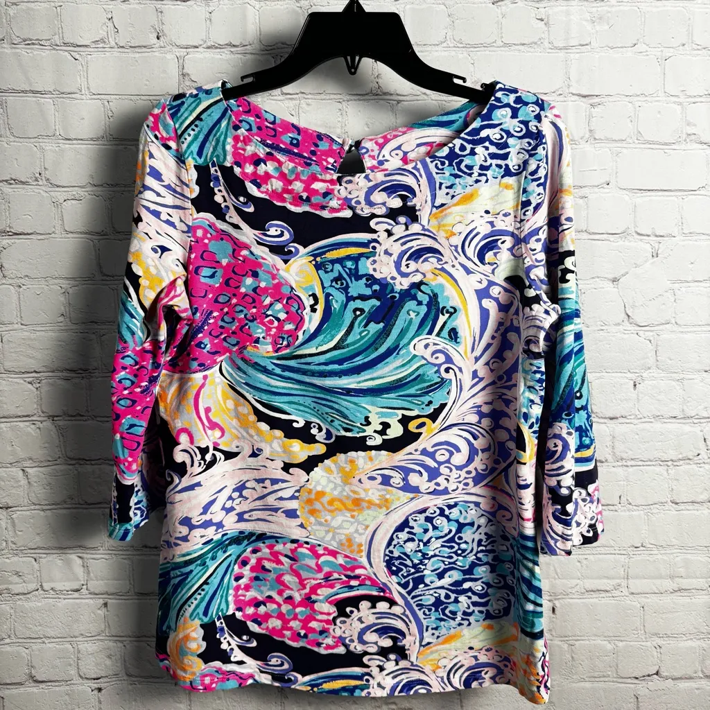 Lilly Pulitzer Waverly top in "All that she wants" print size medium artsy chic - Image 2
