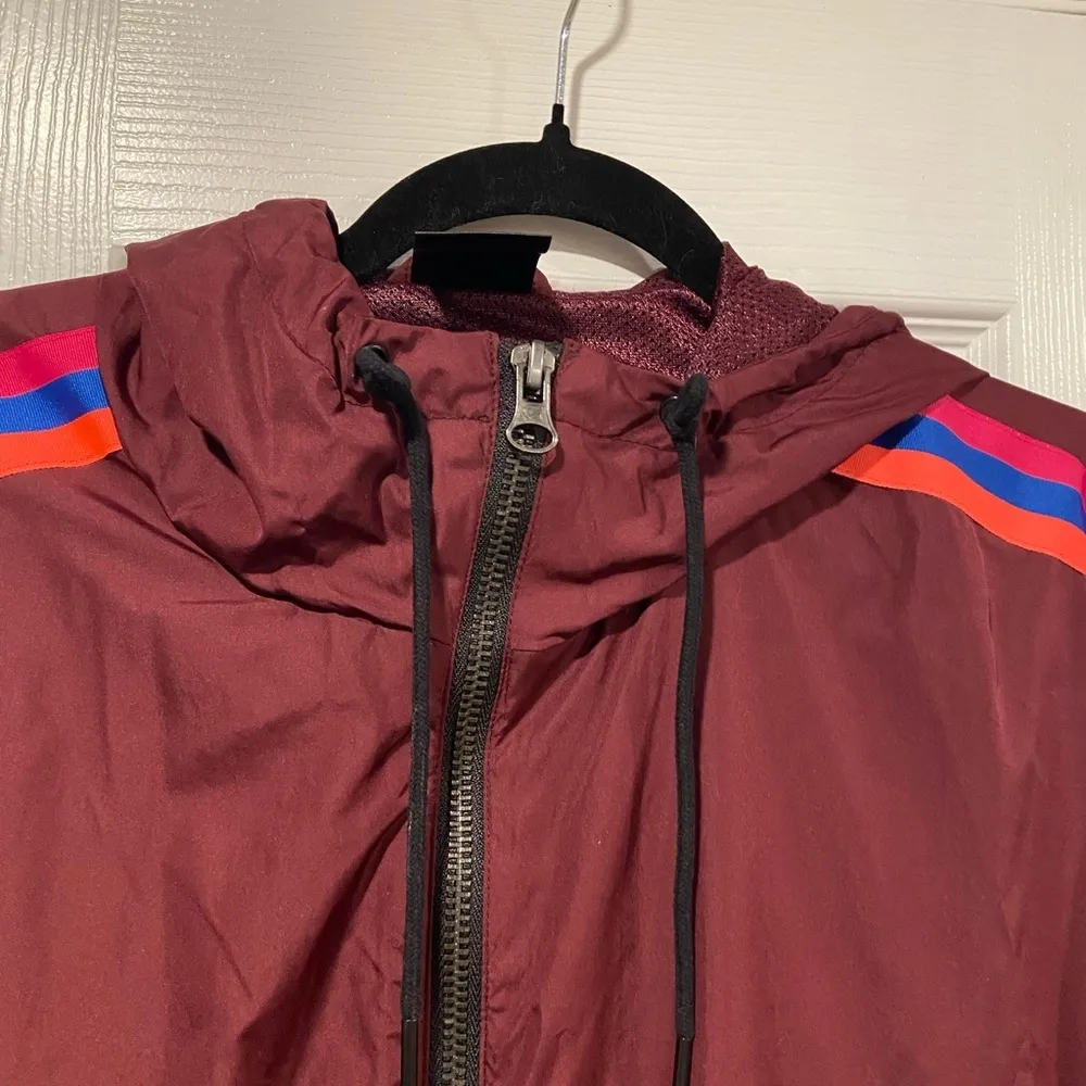 Gap Burgundy Neon Stripe Hooded Full Zip Drawstring Windbreaker Jacket Size XL - Image 3