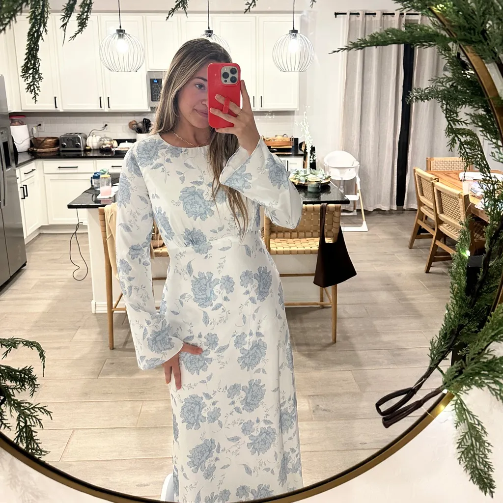 NWOT AW Bridal Elegant Formal Blue and White Floral Long Sleeve Bridesmaid Dress Size 6 - Image 5