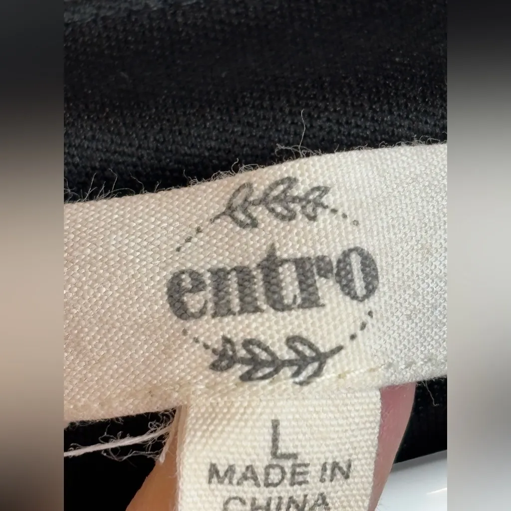 Entro Woman’s Black and White Abstract Floral Bohemian Boho Mini Dress Sz Large - Image 3