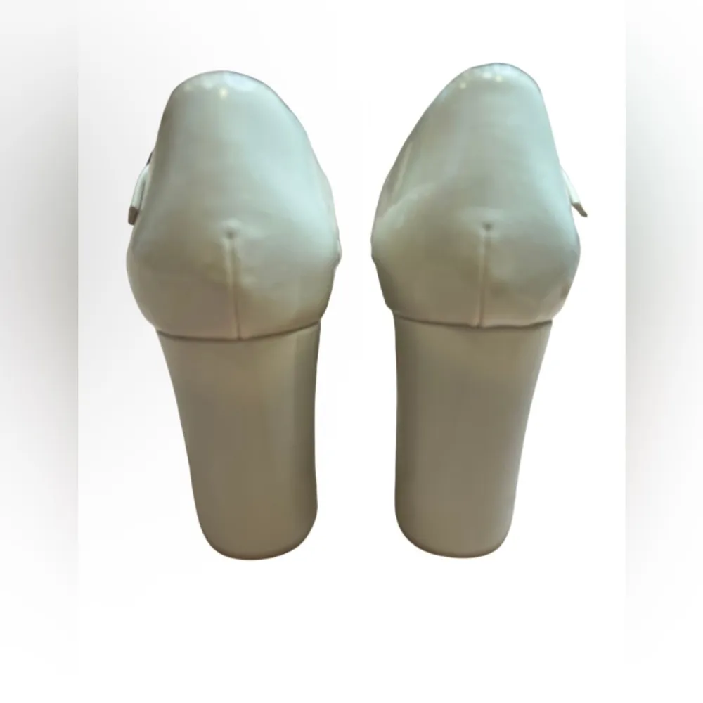 NWOT Jeffrey Campbell Clever Platform Sandal in Ice Patent Gold Size Size 7.5 - Image 4