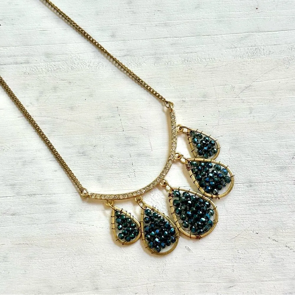 Keneth Cole gold tone blue bead rhinestone necklace - Image 5