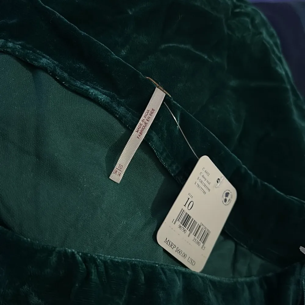 NWT FREE PEOPLE Annalise Velvet Mini Skirt Deep Teal SZ-10 - Image 5