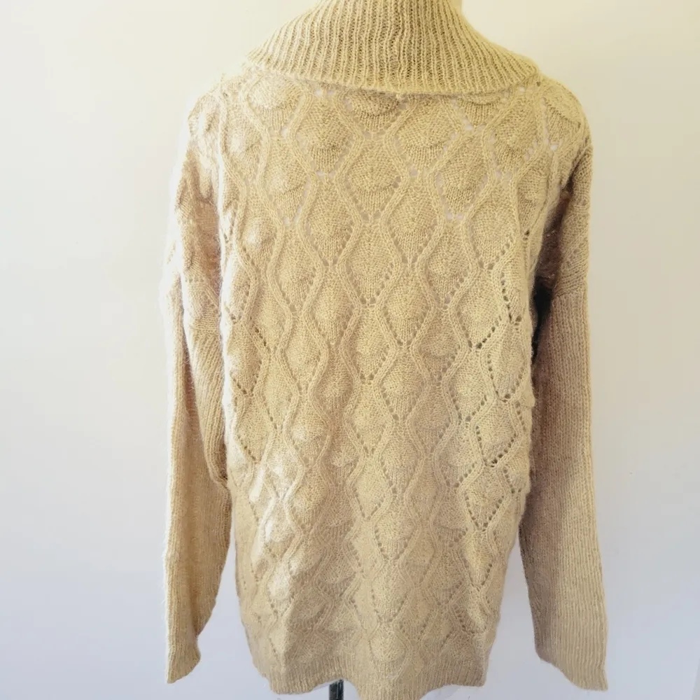 Anthro Elsamanda mohair pointelle sweater size medium - Image 5