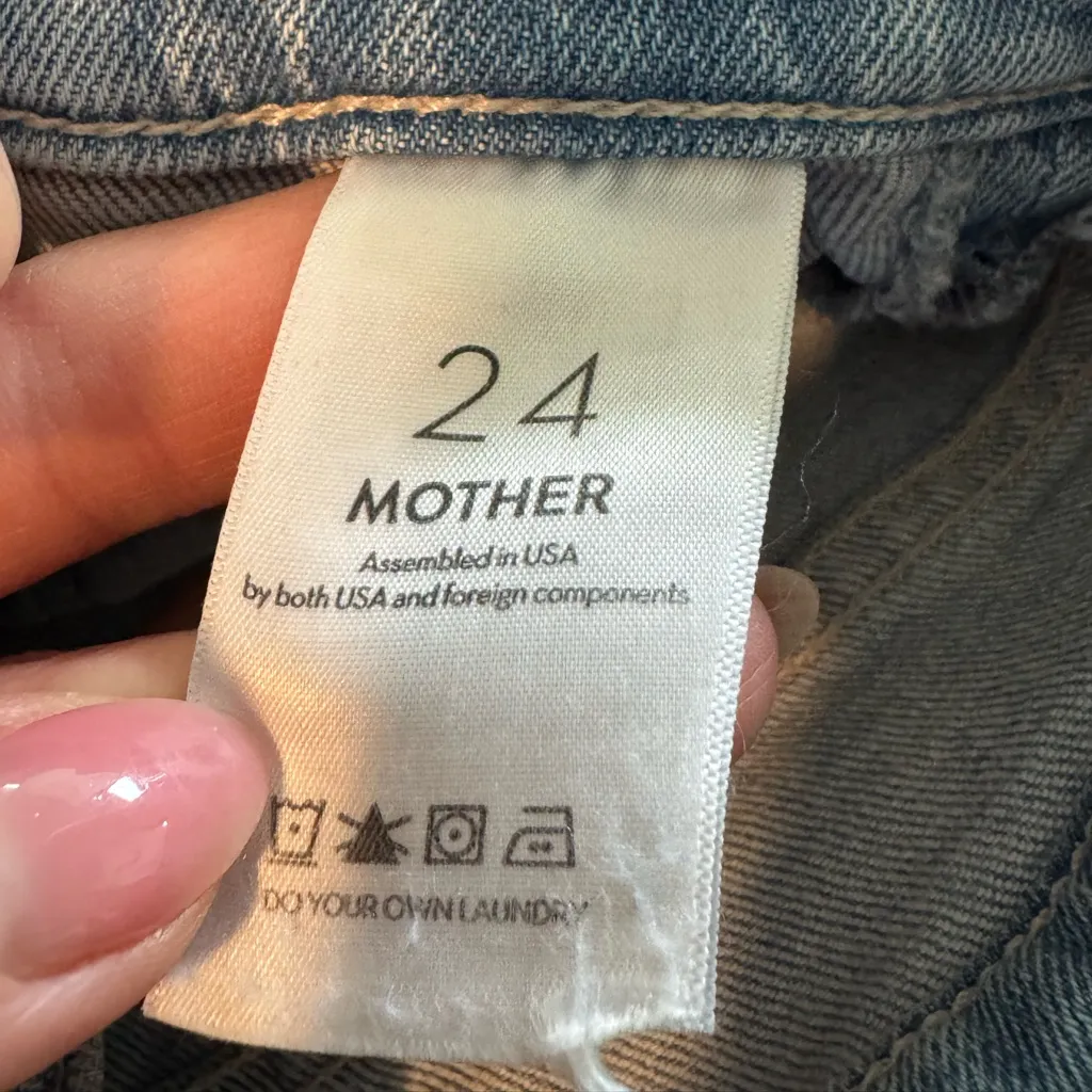 Mother The Patch Rambler Ankle Jeans in the "Norway Dude" light wash. Size 24 Blue - Image 9