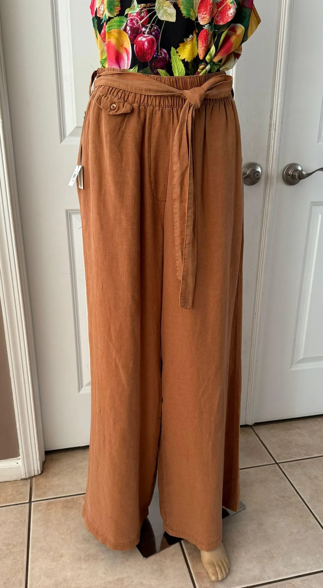 X Rachelove Wide Leg Linen-Blend Pant - Image 4