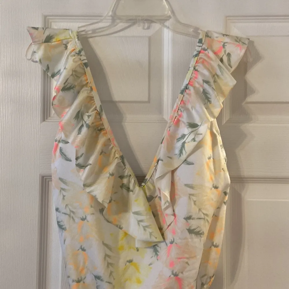 PINK ONE PIECE SWIM SIZE L brand new with tag see all photos adjustable strips - Image 2