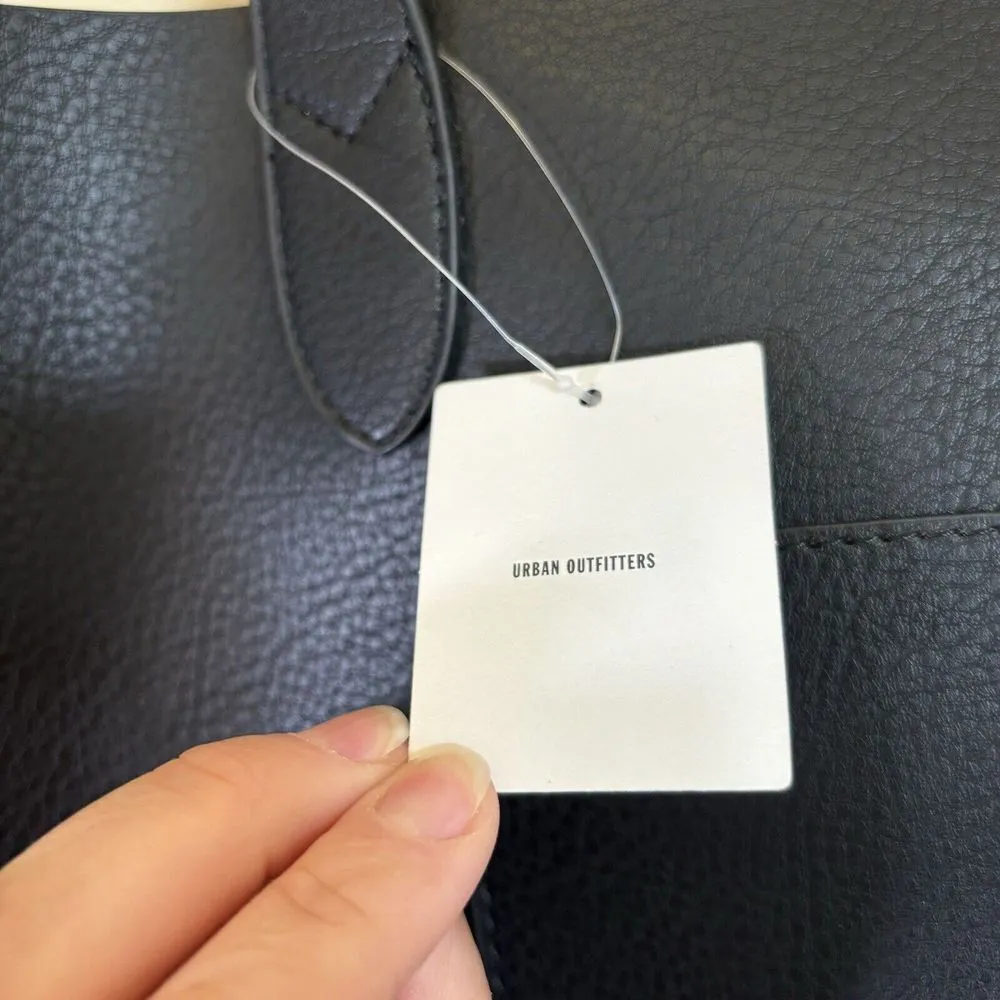 Urban Outfitters Large Purse Tote Shoulder Bag 100% Polyurethane Leather Black‎ - Image 3