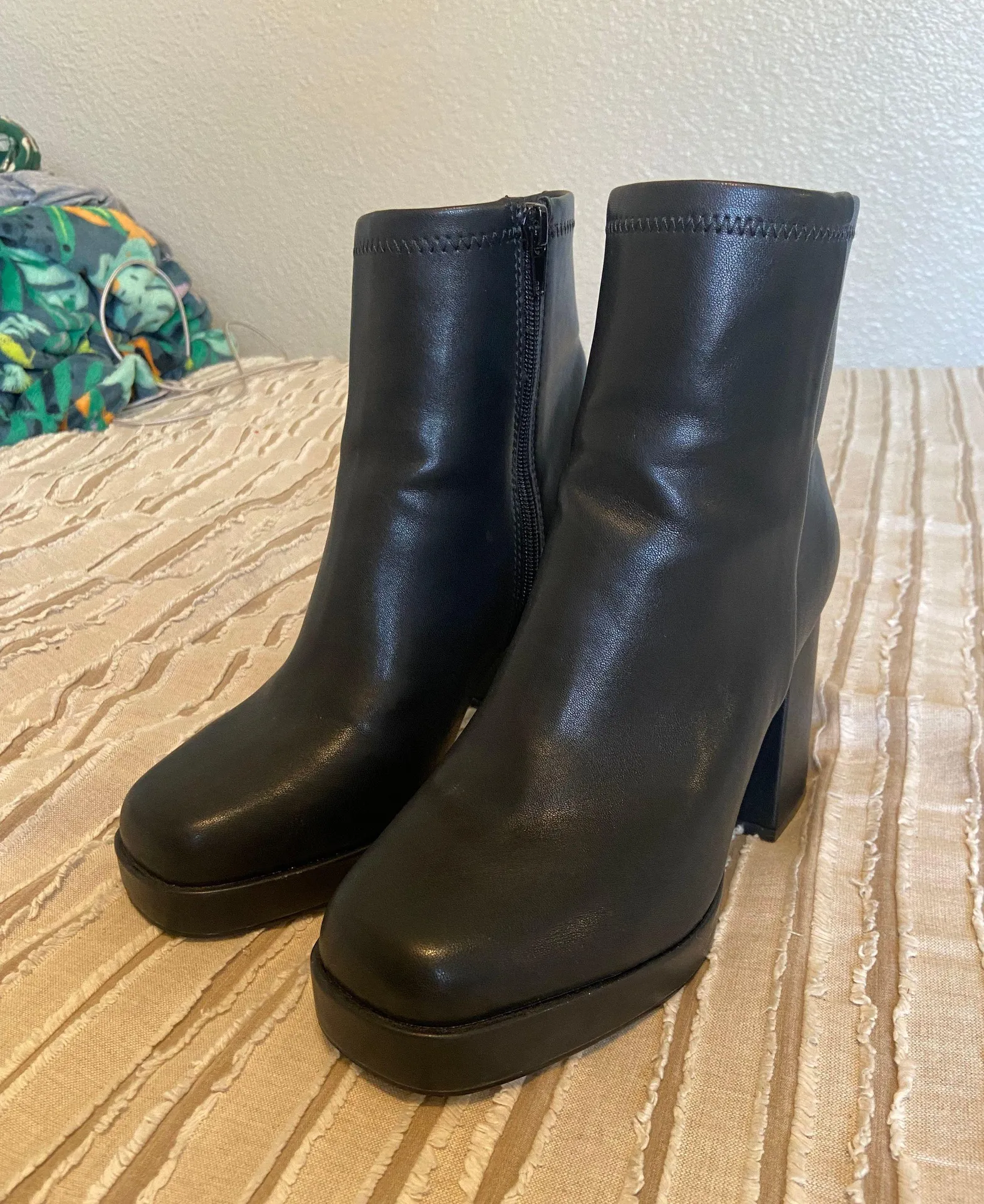 Steve Madden Kaleb Boots - Image 2