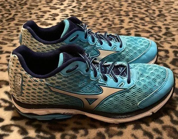 Mizuno Running Shoes MIZUNO Wave Rider 18 Blue Running Shoes Women’s Size 6 - Image 1