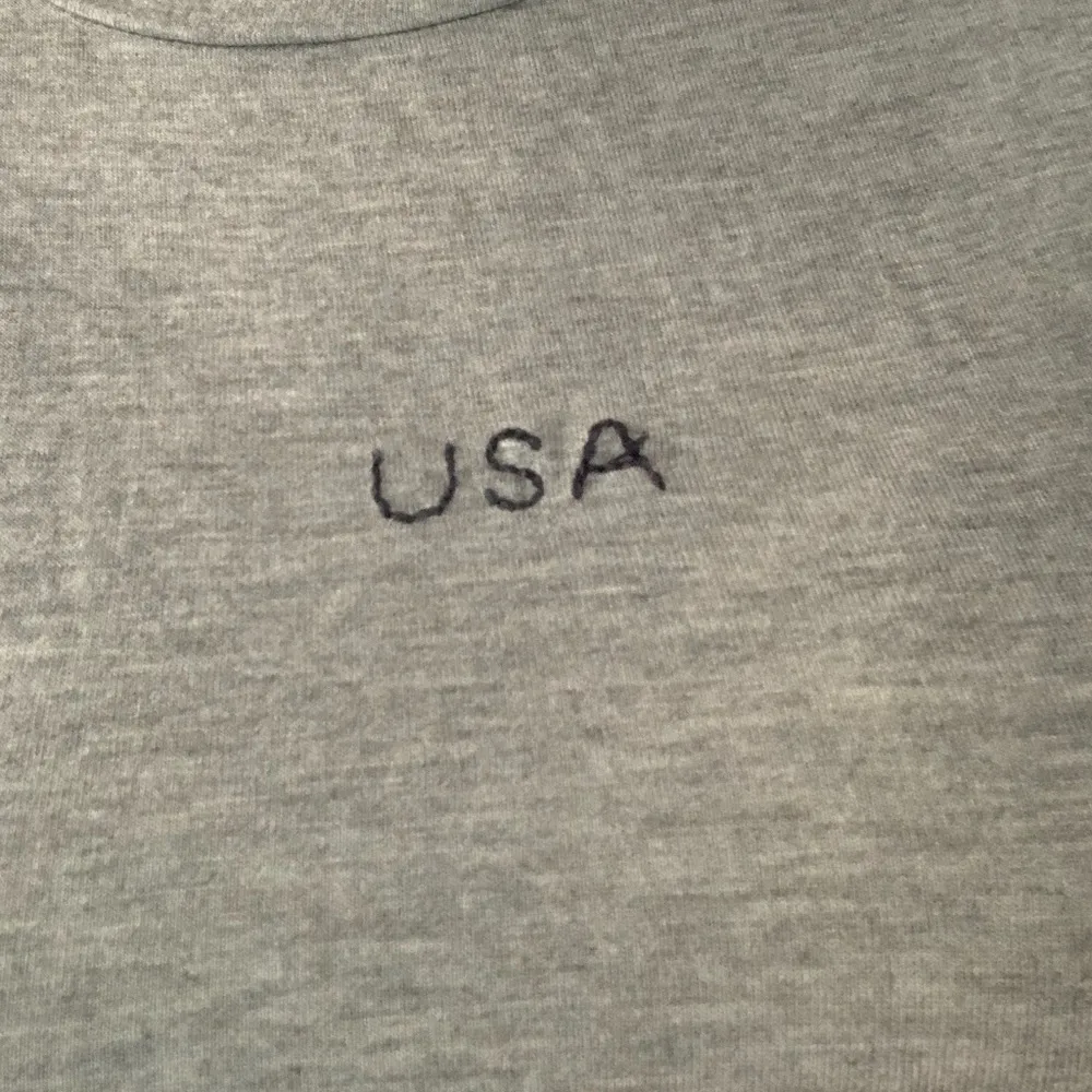 3/$22🌞 LA hearts USA Gray Short Sleeve Crop Top - Image 5