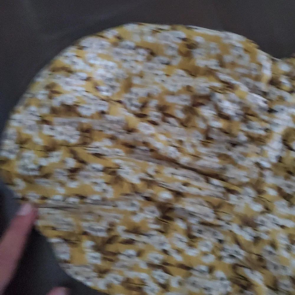 Flowery yellow flirty dress with puff sleeves size small by wild fable s… - Image 5