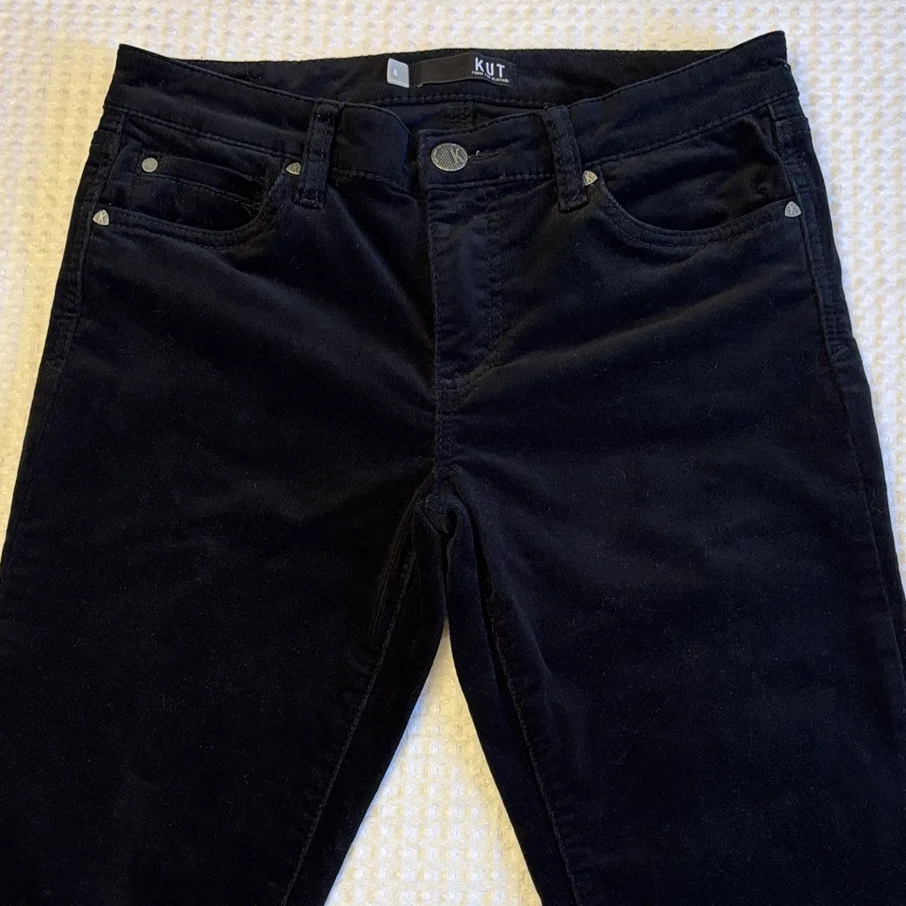 Kut from the Kloth Diana Size 6 Black Skinny Straight Corduroy Velvet Jeans - Image 4