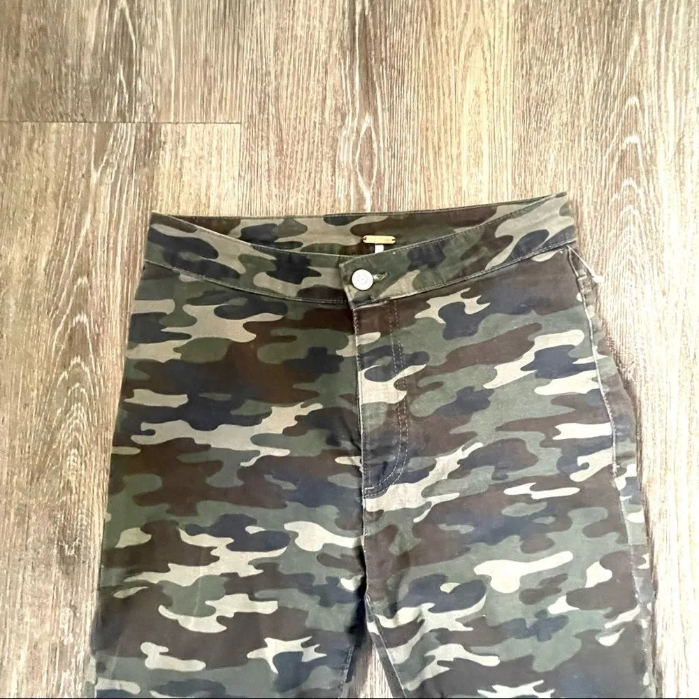 Free People green army camouflage skinny high rise pants - Image 10