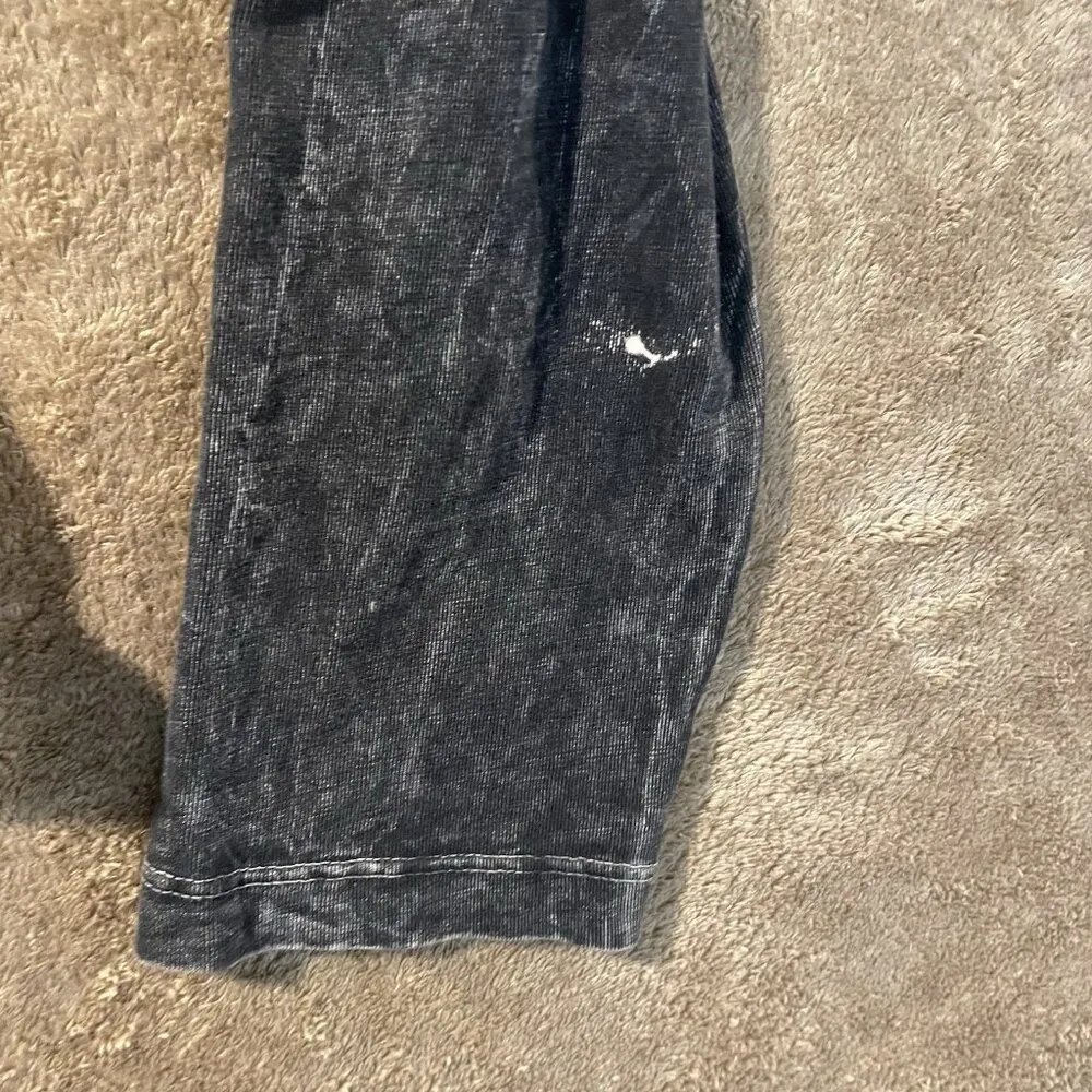 SoulCycle Shirt Womens Medium Acid Wash Black Gray Cropped Long Sleeve Tshirt - Image 7