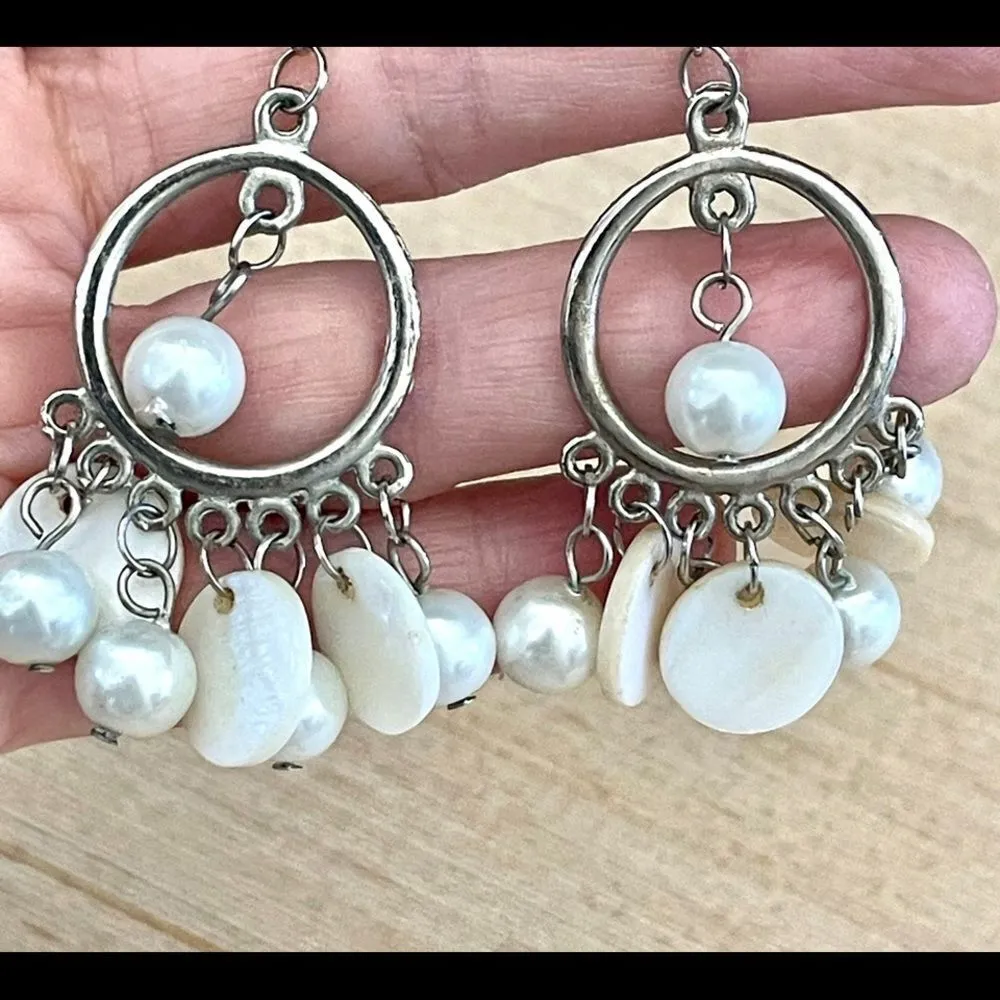 Pearl charm dangle earrings - Image 2