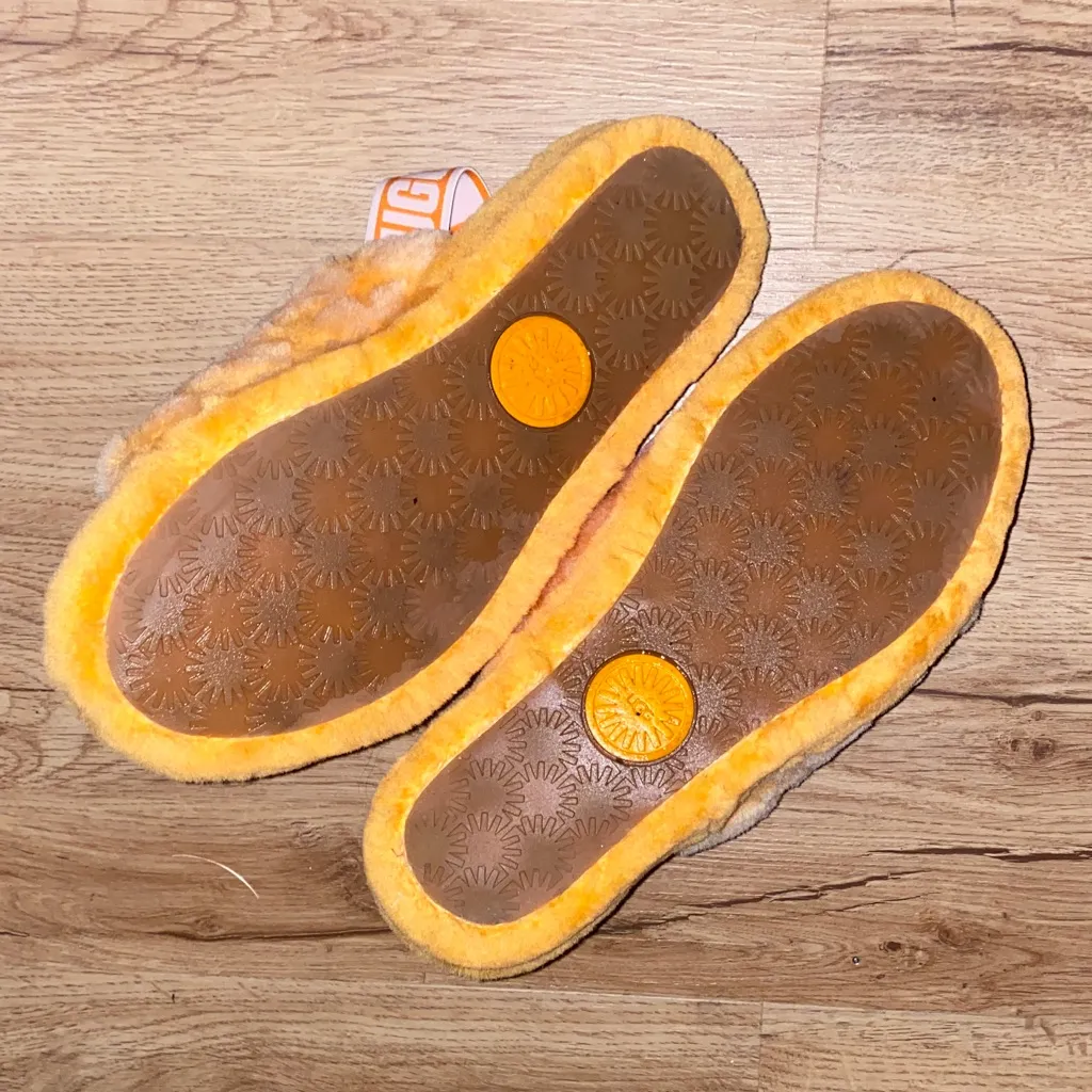 UGG 9 Vibrant Orange Fluffy Slippers - Image 3