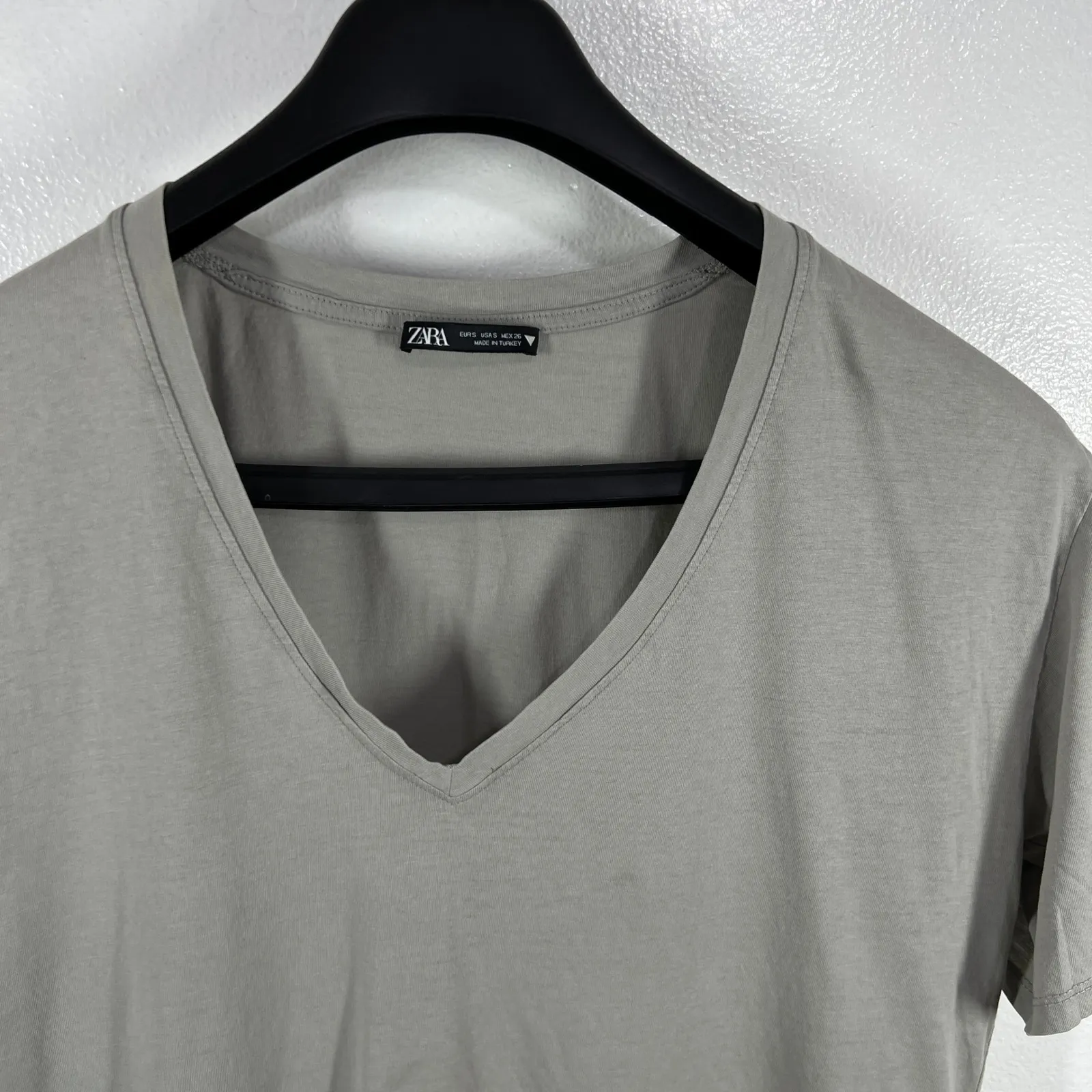 Zara V-Neck T-Shirt‎ Soft Cotton Casual Everyday Tee Top Gray Mens Size Small - Image 6