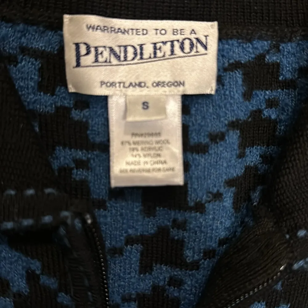 Pendleton houndstooth zip up sweater, size small - Image 3