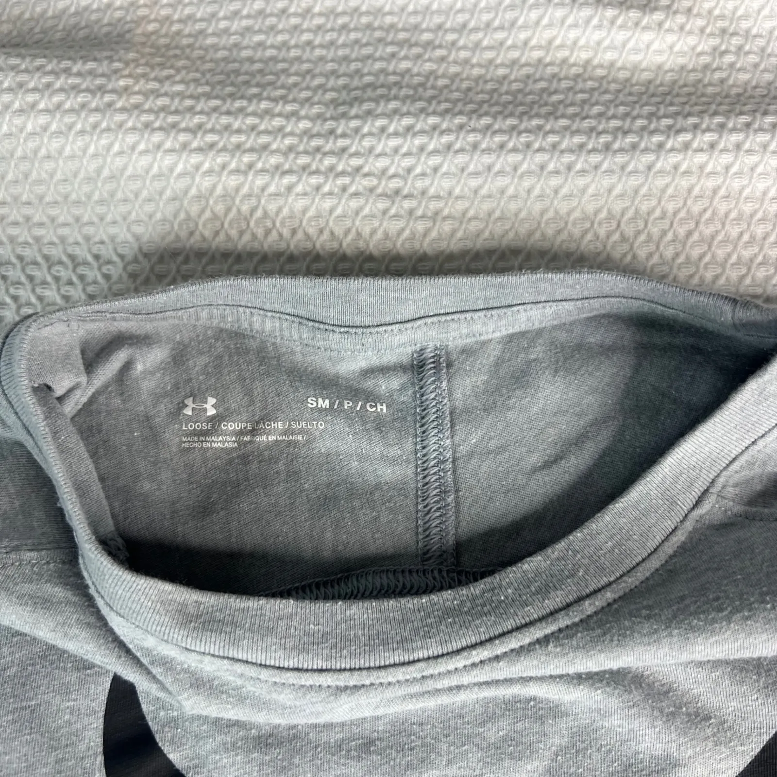 Under Armour Project Rock Bull Logo T Shirt Women's Size Small Grey Loose Fit - Image 3