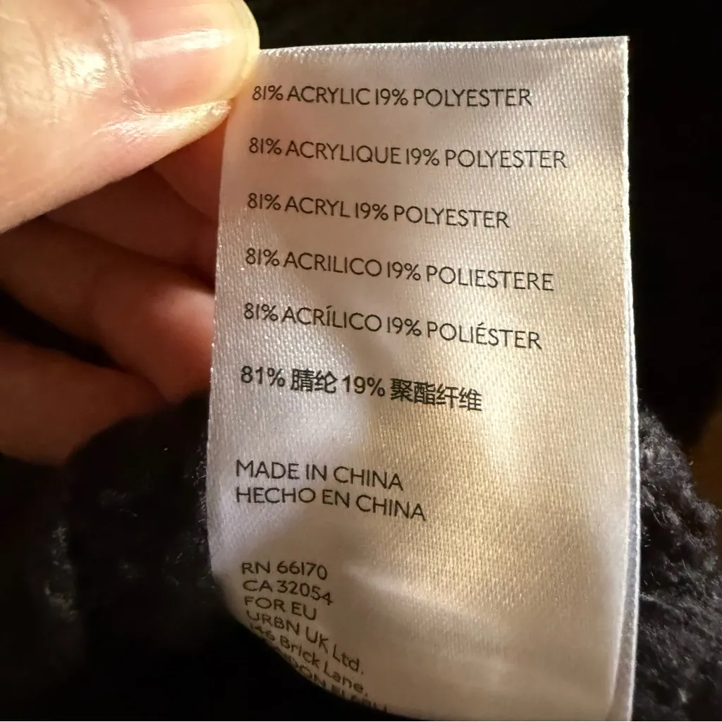 Urban Outfitters Dark Gray Chunky Ribbed Cropped Turtleneck Sweater Large EUC - Image 4