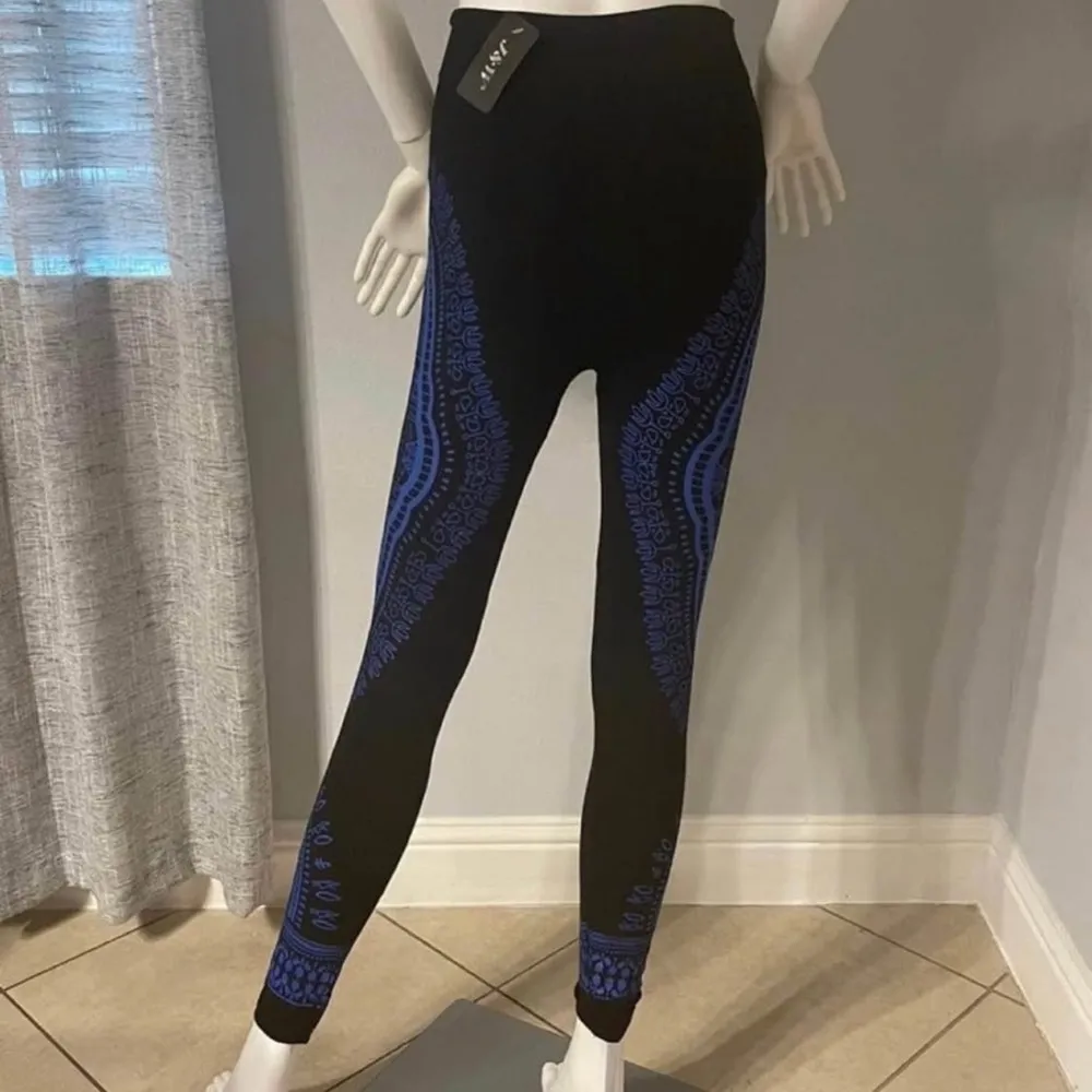 Black and Blue Patterned Women's Leggings Size undefined - Image 4
