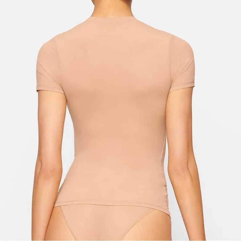 SKIMS Fits Everybody T-Shirt in Ochre Tan / Brown - Image 2