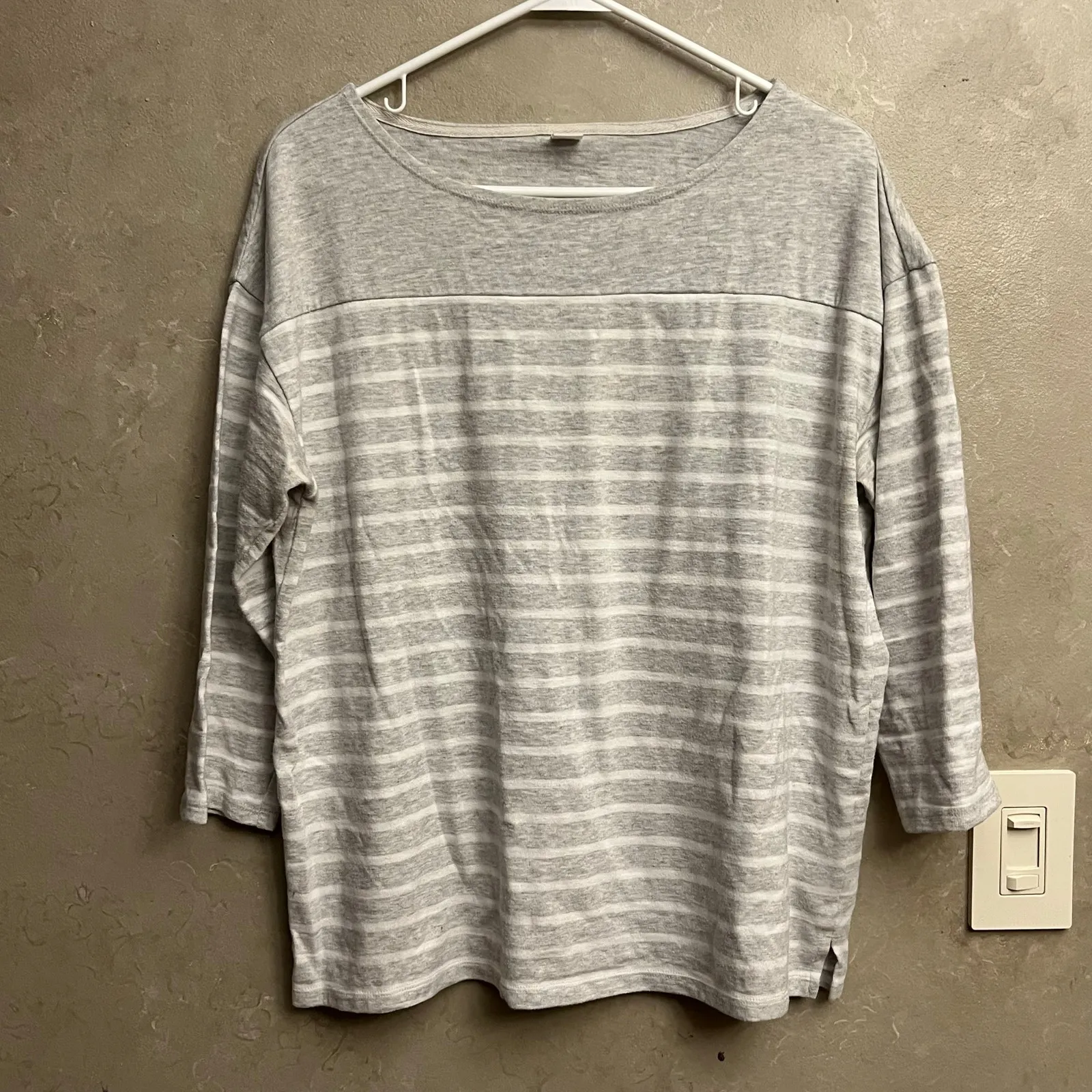 Old Navy L Gray White Striped 3/4 Sleeve Boat Neck T-Shirt Top - Image 4