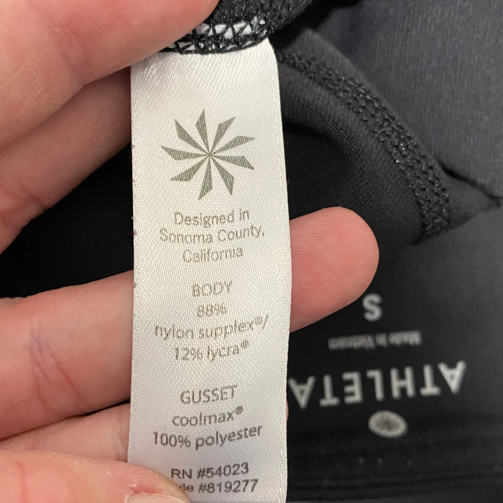 Kick Booty Capri Leggings Small - Image 8