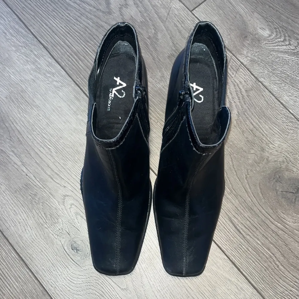 A2 by Aerosoles heeled ankle boot, size 8.5, black with snakeskin detail - Image 8