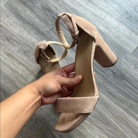 Naturalizer Women's Beige Suede Sandals Tan Platform Heels 9.5 - Image 2