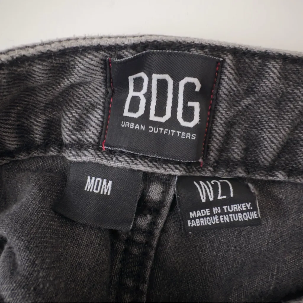 Urban Outfitters BDG Mom Jeans Charcoal 100% Cotton Denim Jean Zipper button EUC - Image 8