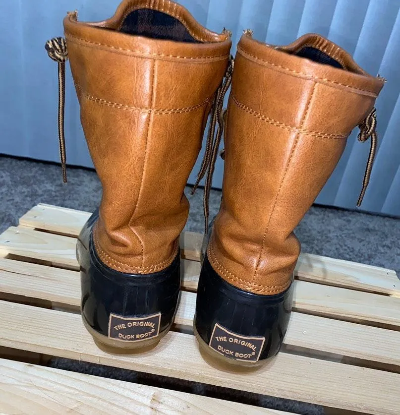The Original Duck Boot Size 8 - Image 2