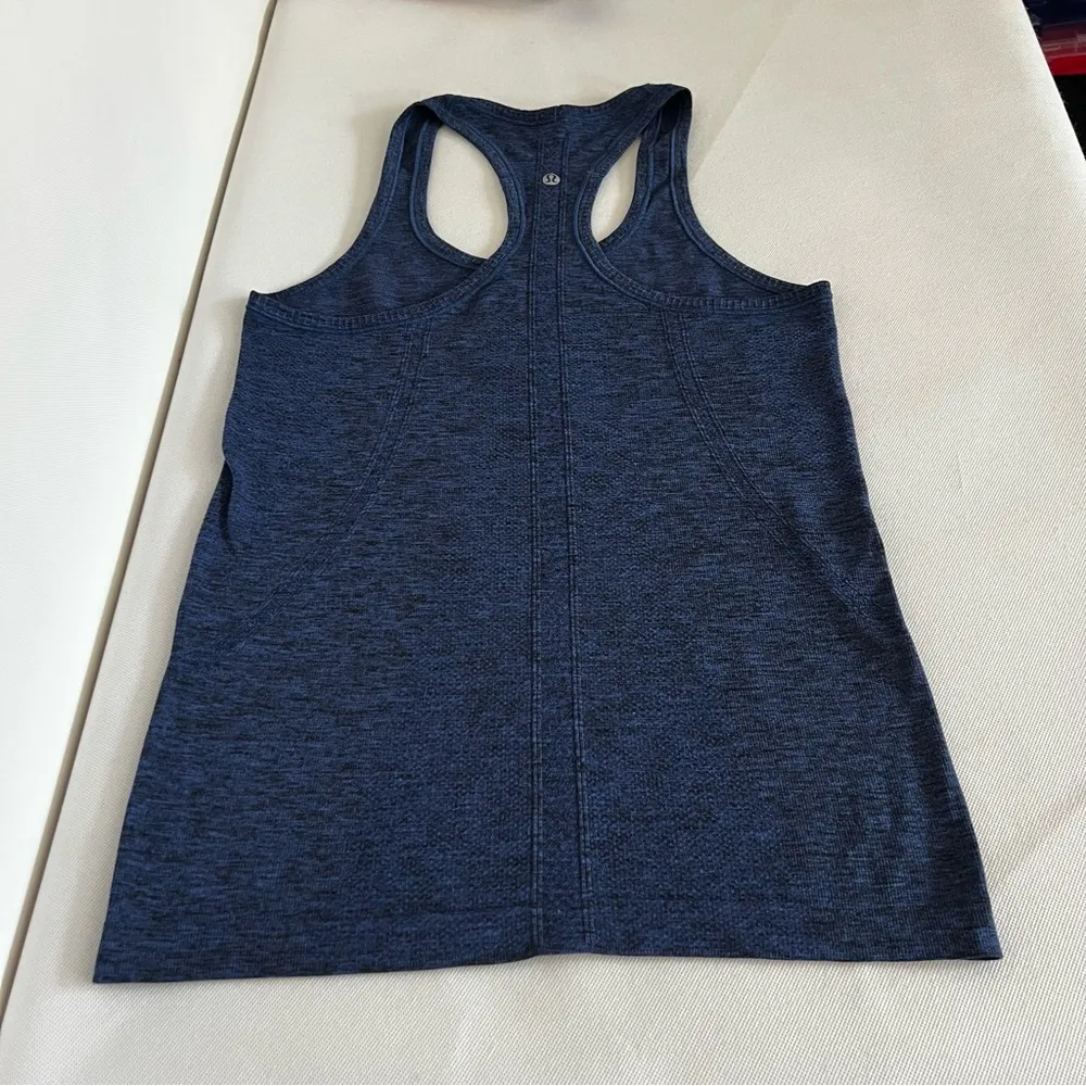Lululemon Athletica Swiftly Tech Size 6 Racerback Seamless Sleeveless Navy Blue - Image 2