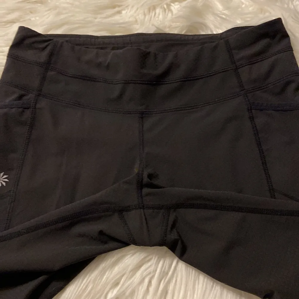 Athleta Black  Capri Short Workout Hiking Athleisure Leggings size S inseam 16” - Image 4