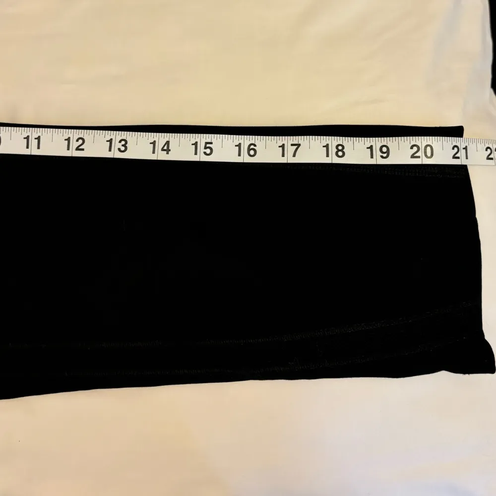 Apana Black Workout Yoga Capri Leggings Size Small - Image 9