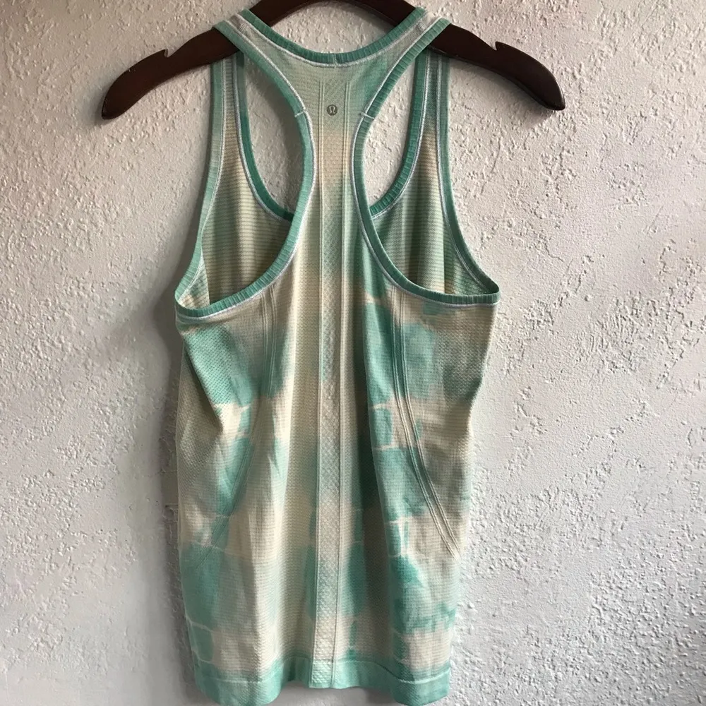 Lululemon Swiftly Tech Racerback Size 8 - Image 2