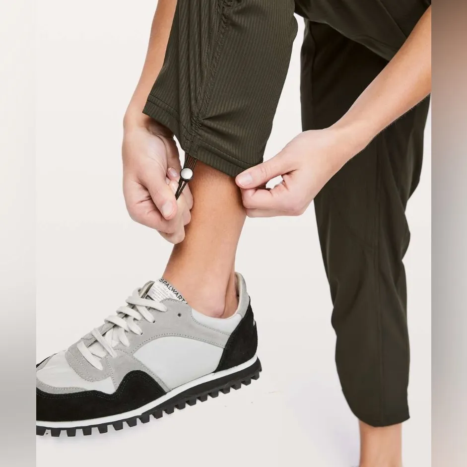 Lululemon Dance Studio Crop Pants 25” Joggers Dark Olive Size 2 - Image 5