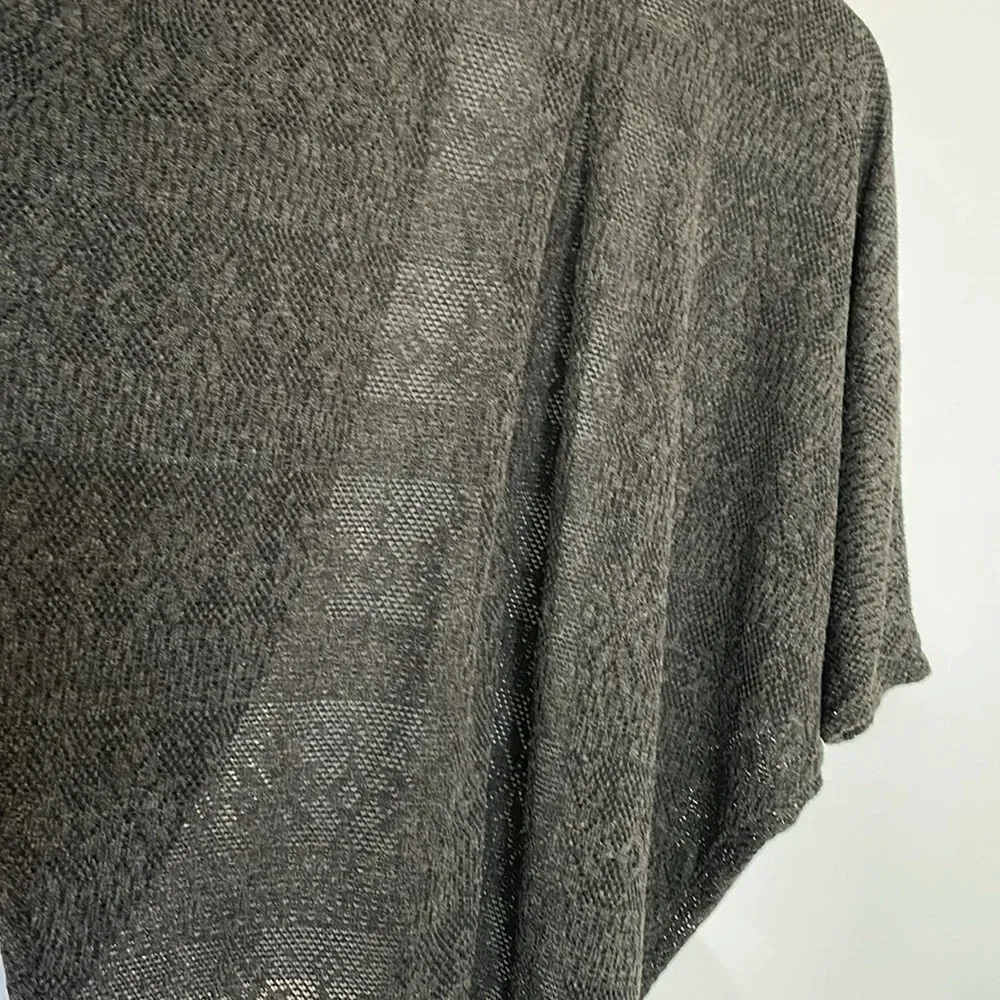 Flying Tomato  Kimono Gray Crochet Duster Boho
Size Small - Image 6