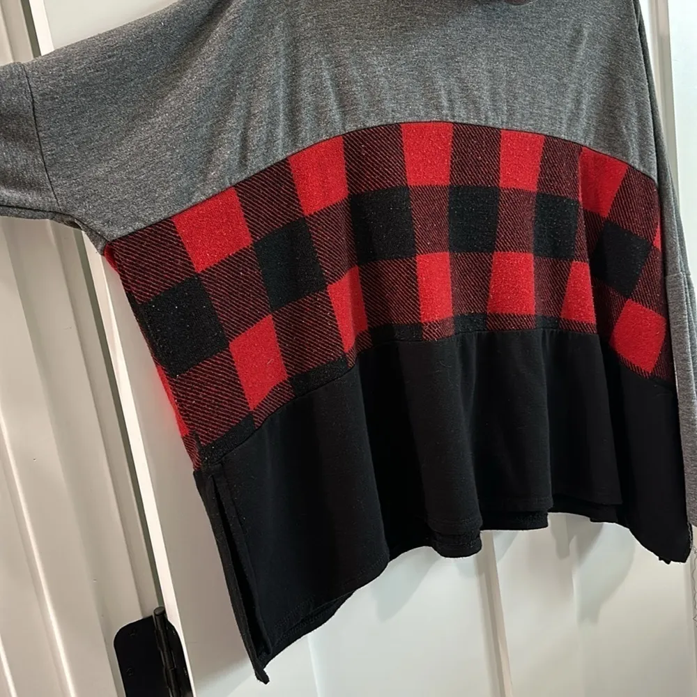 Heimish USA Women's S Cowlneck Slouchy Pullover Gray Black Red Buffalo Check Top - Image 3