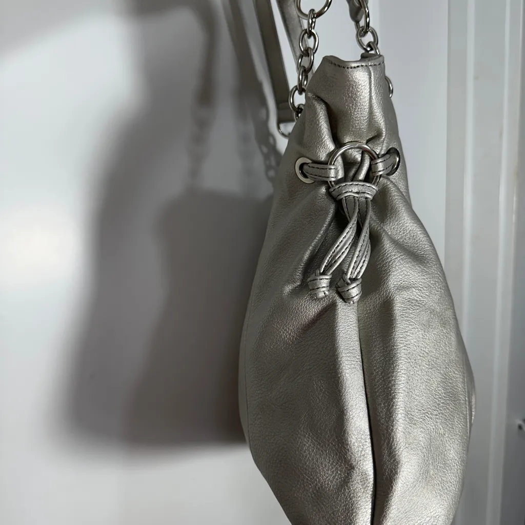 Nicole by Nicole Miller Metallic Silver Shoulder Bag EUC - Image 6