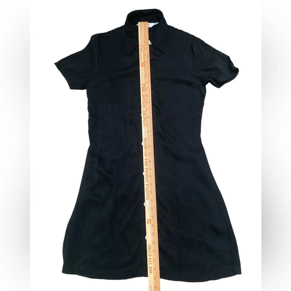 Minimalist Black short sleeve shirt dress - Image 4